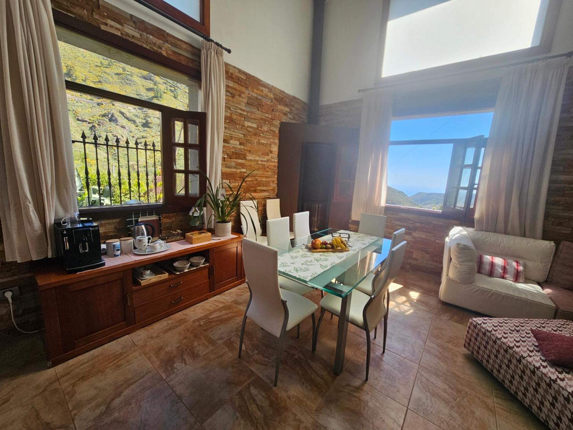 Couette-café Mogarén: Jacuzzi&beautiful Views *